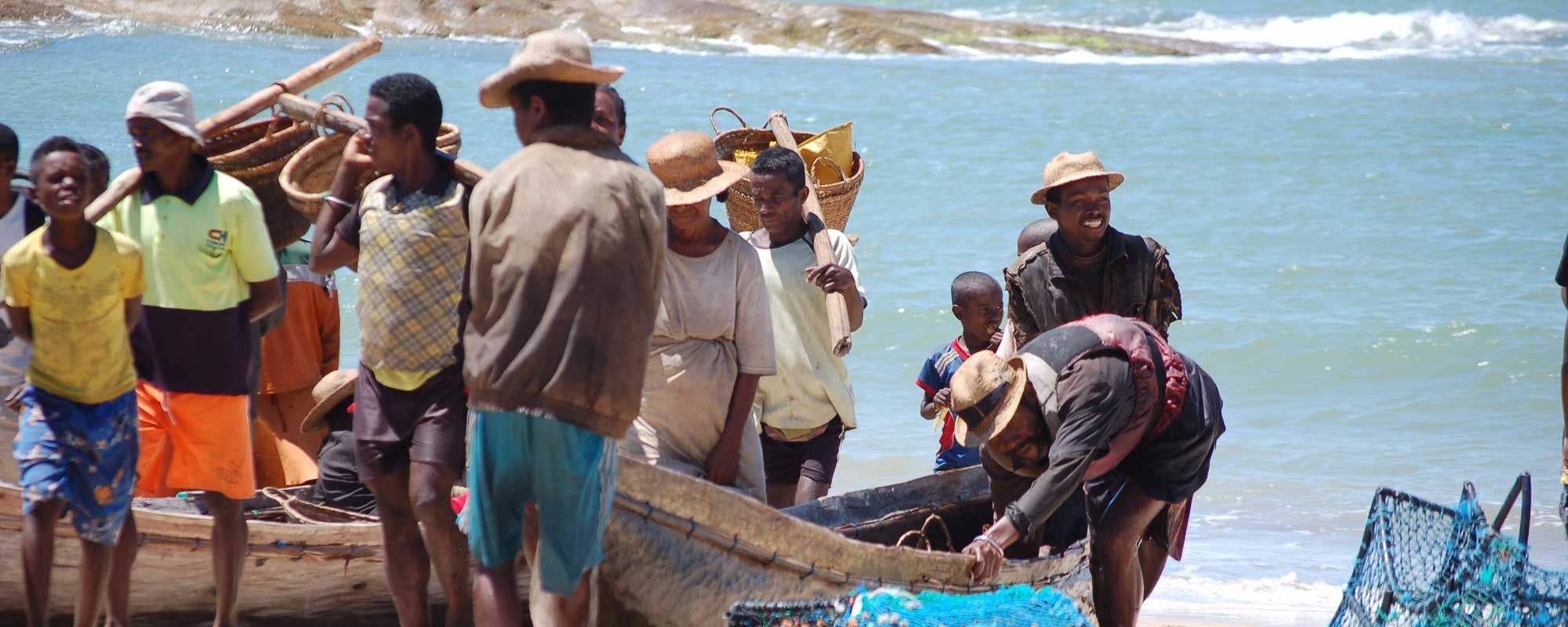 Bringing in the catch from the fishery in Sainte Luce