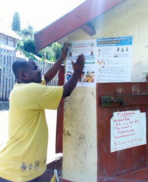 distributing-coronavirus-posters-madagascar-public-health.jpg