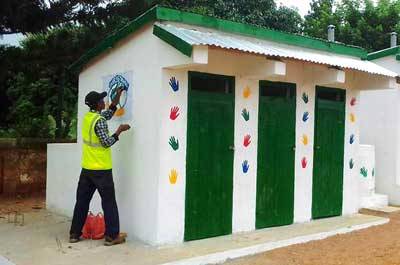 Latrines with handwashing nudges