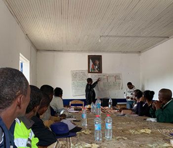  A roundtable meeting taking place in the Anosy region of Madagascar