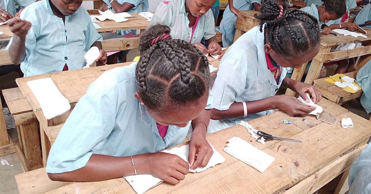 world-menstrual-hygiene-day-sekoly-students-making-reusable-mhm-pads.jpg